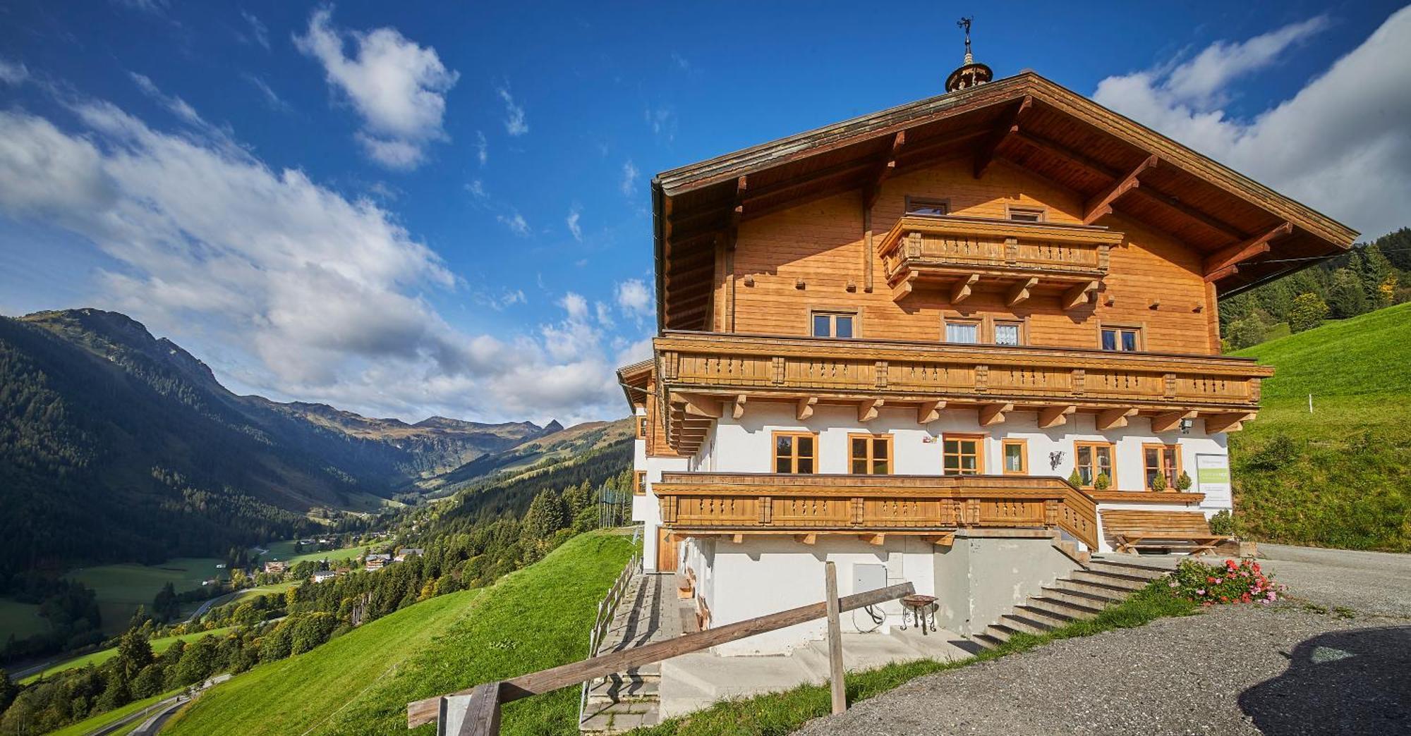 Ski In-Ski Out - Gaestehaeuser Saalbach-Hinterglemm - Wallegghof Christianhof المظهر الخارجي الصورة